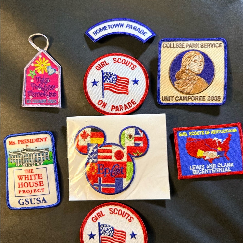 Vintage Girl Scouts Patch Badge Lot Epcot White House Parade 2005 Disney - Picture 7 of 10